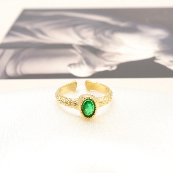 Yulz Ring - Picture 2 of 4